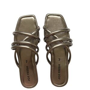 Joe Fresh Silver summer chic flats Size 7